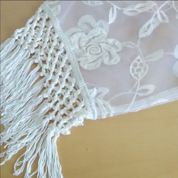 ✨HP✨FLORAL EMBROIDERED SHEER KIMONO✨ - Picture 6 of 10